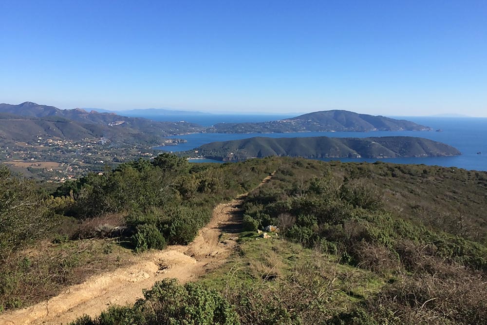 Sentieri per l'outdoor a Lacona, Isola d'Elba